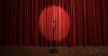 Stire din Cultură-Educație : Stand-up comedy cu Teo, la Harlequin