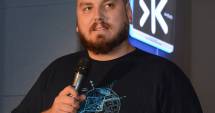 Stire din Cultură-Educație : Stand-up  comedy,  la Harlequin  din Mamaia