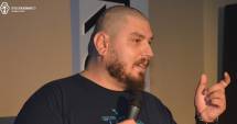 Stire din Cultură-Educație : Stand up cu Micutzu, la restaurantul  Harlequin