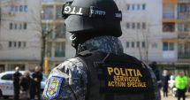 Stire din Eveniment : Evazioniști în afaceri cu fier vechi, săltați cu mascații din casele din Cuza Vodă