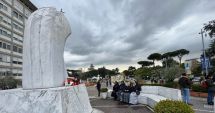 Stire din Actualitate : Papa Francisc rămâne în stare critică. A dezvoltat o „insuficiență renală” în fază incipientă