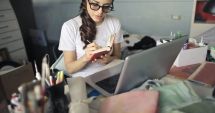 Stire din Sănătate : Stai prea mult la birou? Există pericol de tromboză venoasă