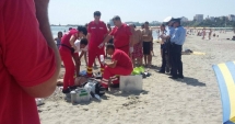 Stire din Eveniment : LA UN PAS DE TRAGEDIE! Doi turiști, în pericol de a se îneca, la Eforie Nord