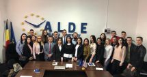Stire din Politică-Administrație : Studenții din ALDE Constanța, discuții despre proiectul "Start în carieră"