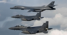 Stire din Actualitate : SUA nu mai au ce discuta: Primele imagini cu bombardiere B-1B în Coreea!