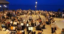 Stire din Cultură-Educație : Zeci de piese celebre vor delecta publicul la „Sunset Sea-mphony”