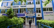 Stire din Cultură-Educație : Spectacol oferit de elevii de la Liceul "Traian", în Piața Ovidiu