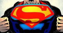 Stire din Actualitate : Superman e român! Un bărbat din Tulcea s-a îmbrăcat în supererou și a strâns zăpada din oraș cu un făraș