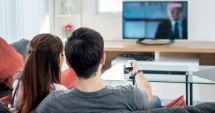 Stire din Social : De unde se informează românii? Televiziunea rămâne cel mai accesat canal de informare