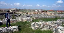 Stire din Eveniment : Galerie FOTO. Comorile Dobrogei, dispărute fără urmă. Ce s-a furat din siturile arheologice