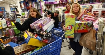 Stire din Social : Vine Black Friday. Magazinele  se pregătesc pentru cele mai mari vânzări din ultimii cinci ani