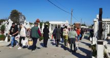 Stire din Social : Paştele Blajinilor, sărbătorit de credincioşii constănţeni, în toate cimitirele