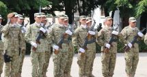 Stire din Eveniment : Adio, arme! Ministerul Apărării dă vina pe "mediatizarea excesivă" pentru exodul militarilor!