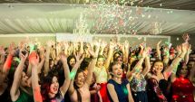 Stire din Social : Până la examenele naționale, să vină banchetul! Visul adolescenților, coșmarul financiar al părinților!