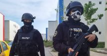 Stire din Eveniment : OFIȚER SRI din Constanța, anchetat pentru TRAFIC DE INFLUENȚĂ. A fost prins în flagrant când primea 2.500 de euro