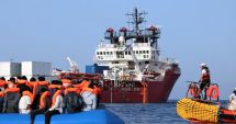 Stire din Actualitate : Sute de migranți salvați din Marea Mediterană așteaptă să ajungă în Europa