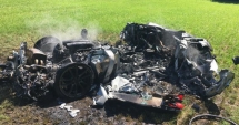 Stire din Actualitate : ACCIDENT GRAV PE AUTOSTRADĂ! S-a ales cu un morman de fiare, la o oră după ce și-a luat bolidul de lux