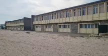 Stire din Social : Vacanțe în străinătate, tabere distruse acasă. Două lumi pentru elevii din România