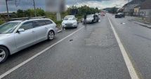 Stire din Eveniment : Tânără de 18 ani, grav rănită în urma unui accident în care au fost implicate patru autovehicule