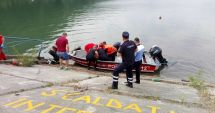 Stire din Eveniment : Tânăra înecată vineri în lacul Frumoasă ar fi căzut în apă de la înălţime, în timp ce fugea de un urs