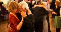Stire din Sănătate : Dansul TANGO, eficient în Parkinson? Ce spun specialiștii