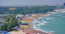 Stire din Diverse : La Mangalia, Târgul Estival de Carte la nisip