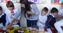 Stire din Cultură-Educație : "Târgul alimentelor sănătoase",  la Școala nr. 11
