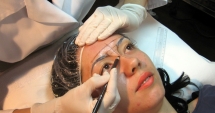 Stire din Sănătate : Tatuajele și anumite manevre cosmetice  sporesc îmbolnăvirile cu HIV/SIDA