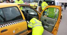 Stire din Eveniment : Taxiurile la control! Poliția și RAR fac "curățenie"