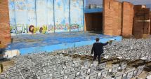 Stire din Social : Teatrul de Vară din Mamaia stă să cadă. Îl renovăm cu milioane de euro sau construim altul nou?