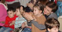 Stire din Cultură-Educație : Premieră la Teatrul "Căluțul de mare". "Șoricelul Kiți-Kiț" intră în repertoriu
