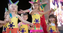 Stire din Cultură-Educație : Teatrul, muzica și buna dispoziție continuă în Piațeta Cazino
