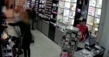 Stire din Eveniment : A furat telefonul unei vânzătoare dintr-un magazin. Totul, surprins de camere. Îl recunoaște cineva?