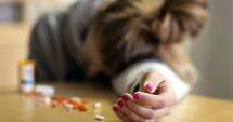 Stire din Eveniment : Bacul face victime! O elevă a încercat să se SINUCIDĂ după ce a picat examenul