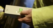 Stire din Eveniment : Şofer de autobuz reţinut după ce a pierdut controlul vehiculului cu alcoolemie peste 1 la mie