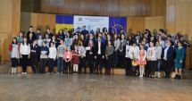 Stire din Cultură-Educație : Expoziția  "În sfârșit, te văd  și te aud", la Centrul Multifuncțional  "Jean Constantin"