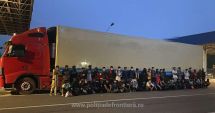 Stire din Eveniment : 50 de migranți, ascunși în remorca frigorifică a unui camion