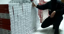 Stire din Eveniment : Rețea de contrabandă destructurată. TIR cu țigări confiscat la graniță