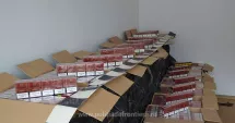 Stire din Eveniment : Reținut pentru contrabandă după ce polițiștii au găsit sute de pachete de țigări în autoturism