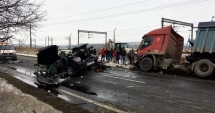 Stire din Eveniment : Tineri morți pe șosea, după o depășire în viteză a unei mașini de Armată. Militarii au fost răniți grav