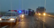 Stire din Eveniment : Tir răsturnat pe Autostrada Soarelui. Trafic cu restricții pe sensul București - Constanța