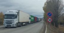 Stire din Social : Coadă de peste 300 de TIR-uri la punctul de trecere a frontierei Isaccea