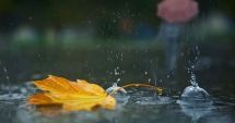 Stire din Social : PROGNOZA METEO LUNARĂ. Cum începe toamna și când vin ploile