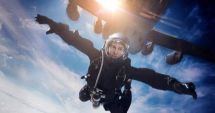 Stire din Actualitate : Tom Cruise a sărit de 106 ori din avion pentru scena perfectă