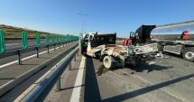 Stire din Eveniment : Trafic blocat! Trei bărbaţi care făceau marcaje rutiere pe A1 au murit după ce au fost loviţi de o cisternă