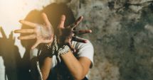 Stire din Eveniment : Munca fără forme legale, un pas mai aproape de traficul de persoane