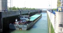 Stire din Economie : Trafic record pe canalele navigabile