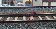 Stire din Eveniment : Încă o TRAGEDIE pe calea ferată: un bărbat s-a aruncat în fața trenului