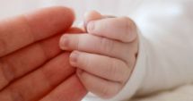 Stire din Eveniment : O femeie a născut pe stradă! Un taximetrist nu ar fi vrut să o ducă la spital