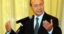 Stire din Politică-Administrație : Băsescu despre o eventuală candidatură: "O să fac ce trebuie"